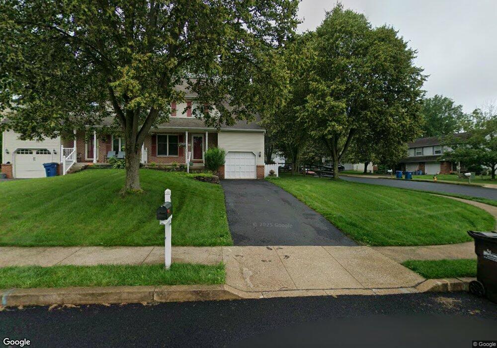 901 Pine Ct, Perkasie, PA 18944 - photo 1