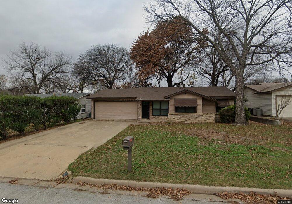 724 Oak Dr, Hurst, TX 76053 - photo 1