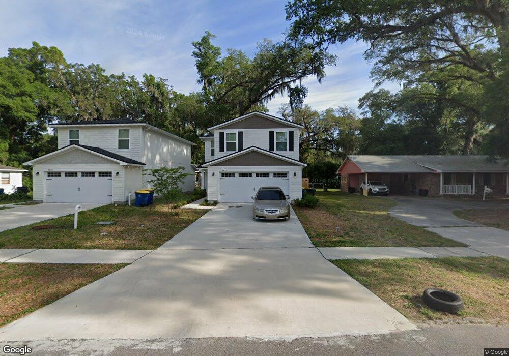 7027 Oakwood Dr, Jacksonville, FL 32211 - photo 1
