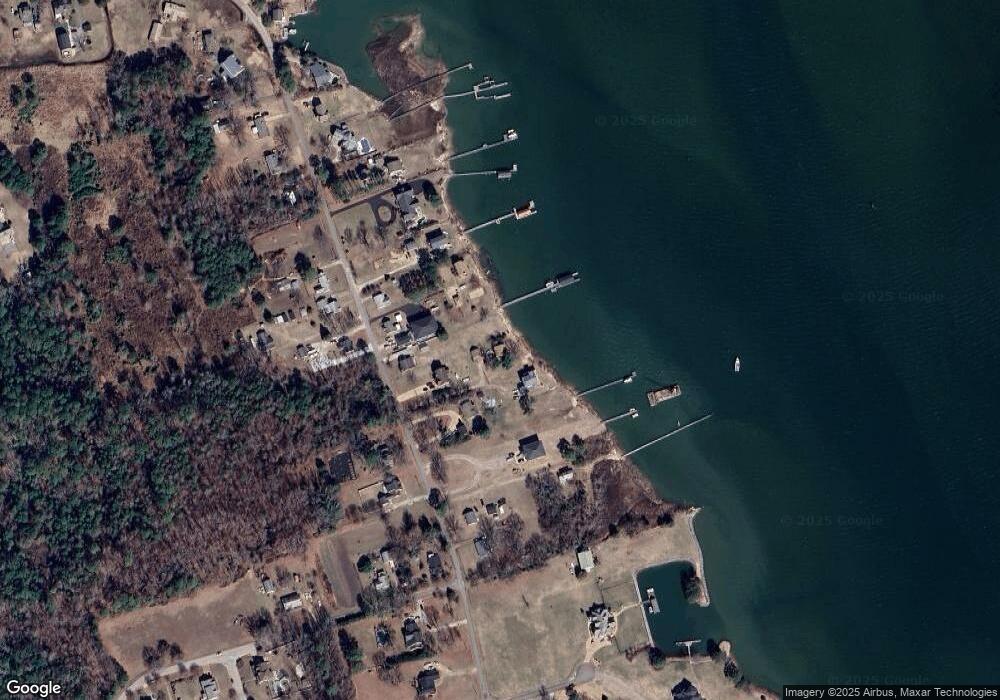 1104 Dandy Loop Rd, Yorktown, VA 23692 - photo 1