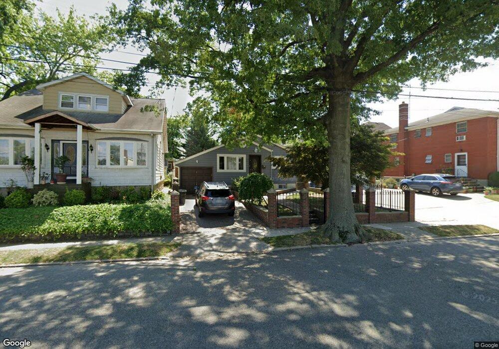 382 Caswell Ave, Staten Island, NY 10314 - photo 1