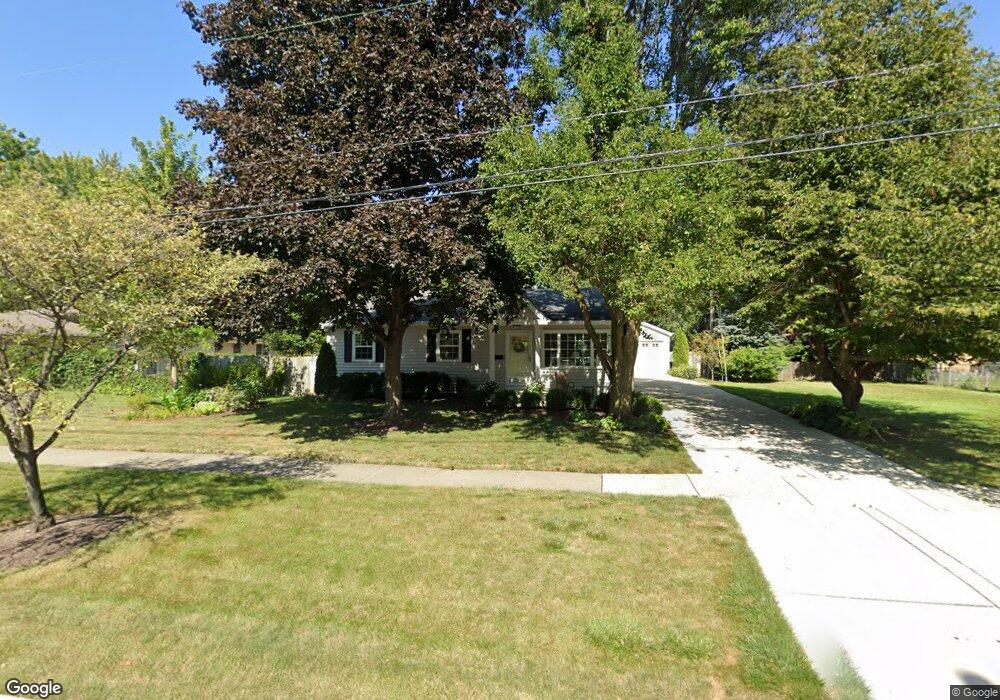 561 W Gartner Rd, Naperville, IL 60540 - photo 1