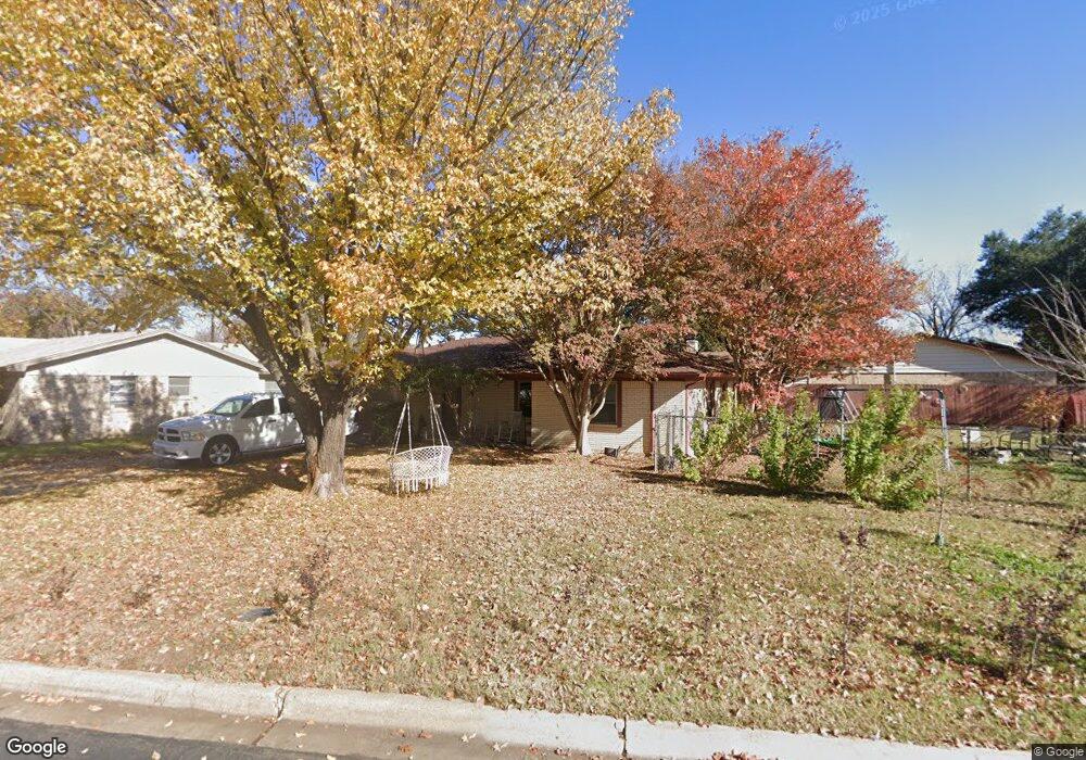 500 Holly Hill Dr, Hurst, TX 76053 - photo 1