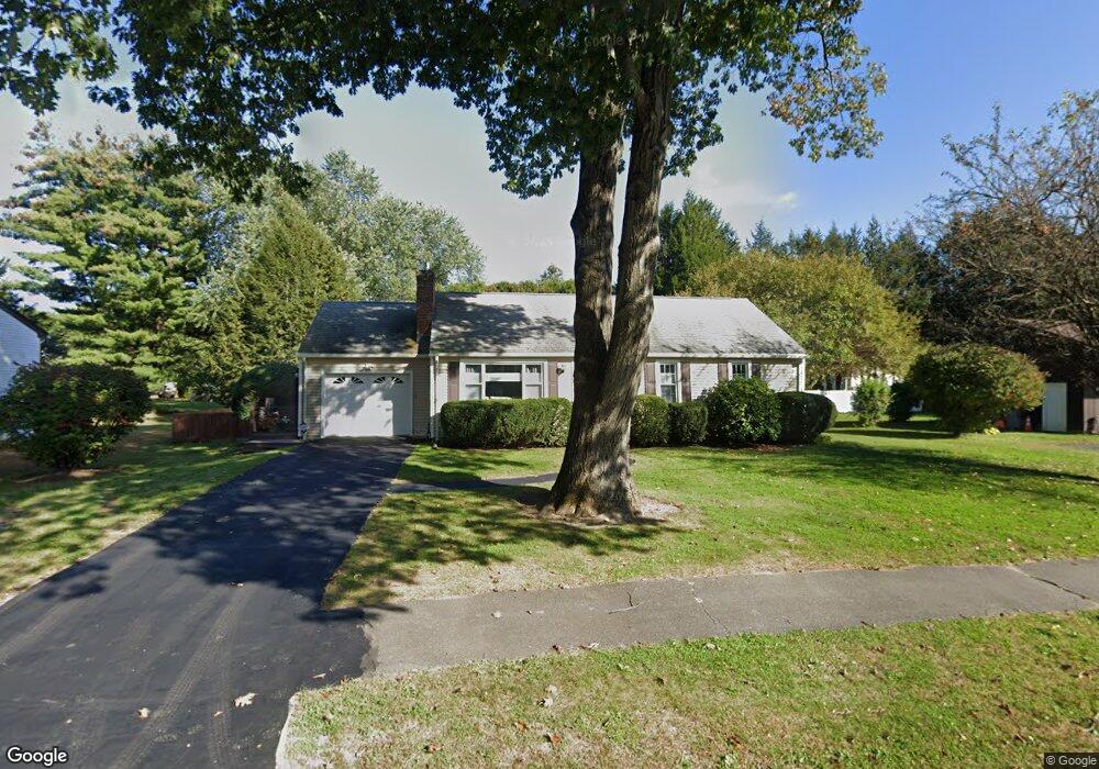 29 Elm Cir, South Deerfield, MA 01373 - photo 1