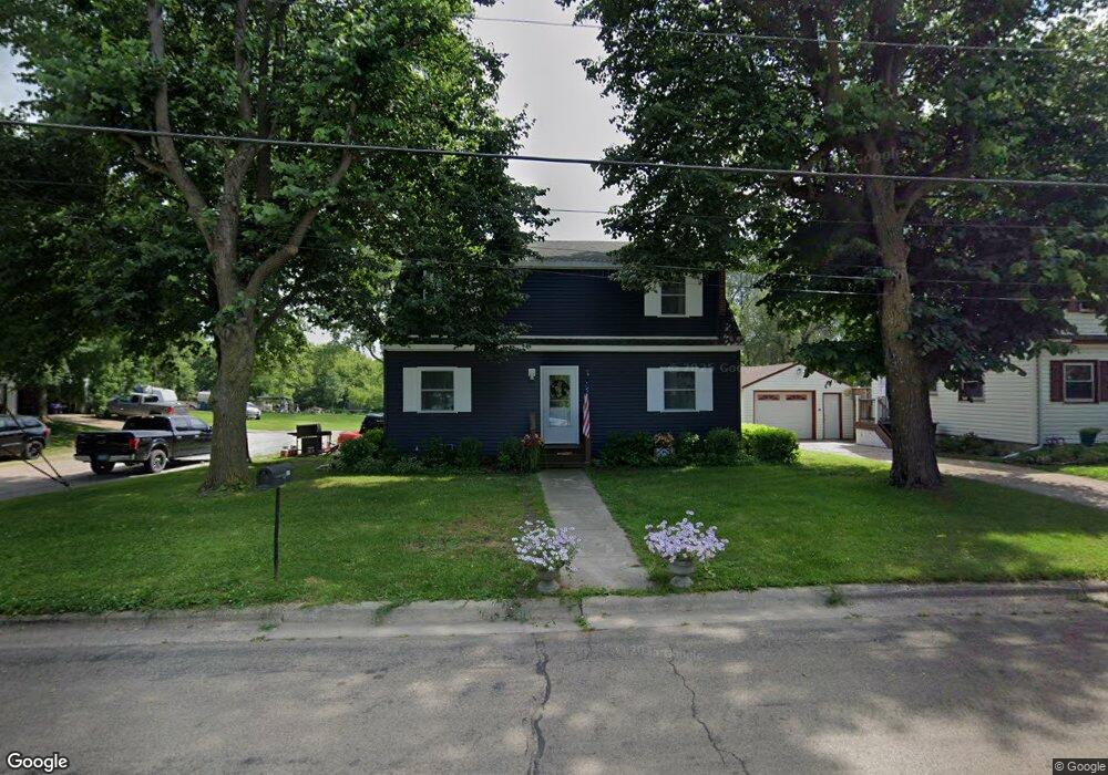 909 Plainview Ln, Albert Lea, MN 56007 - photo 1