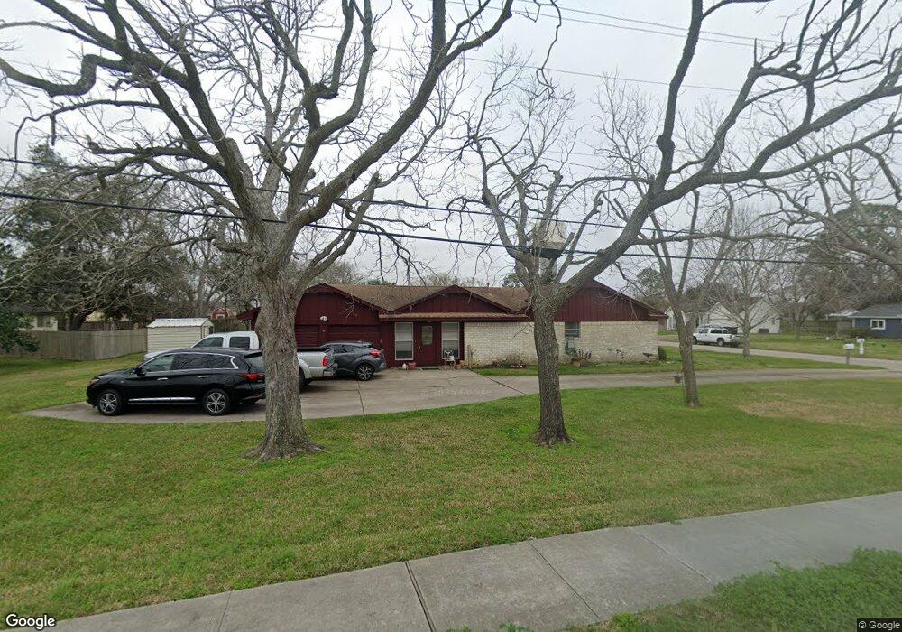 1004 Midas Ln, Alvin, TX 77511 - photo 1