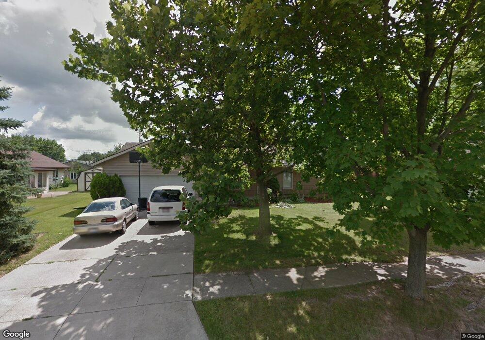 3015 Tupelo Ave, Lima, OH 45806 - photo 1