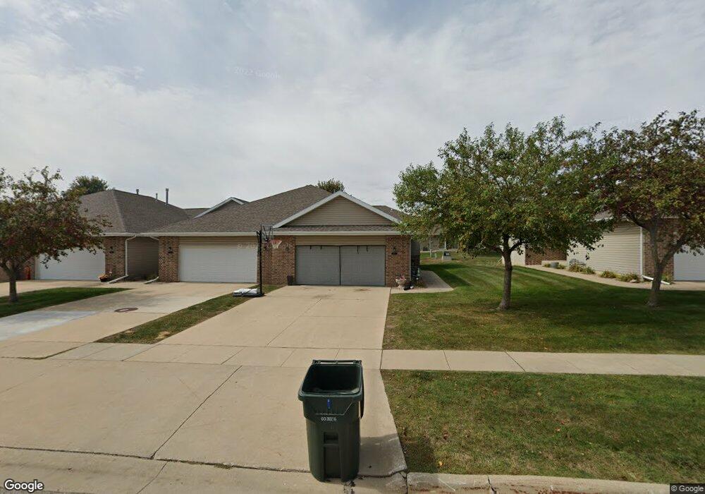 1412 Aspen Dr unit 1412, Waterloo, IA 50701 - photo 1