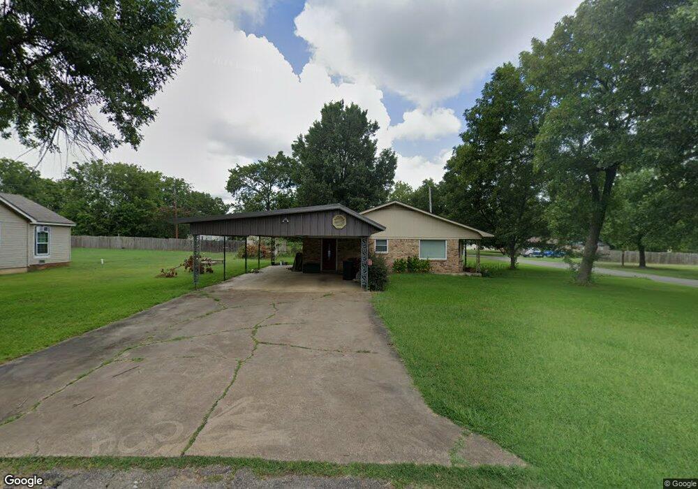 509 E Clayton St, Hugo, OK 74743 - photo 1