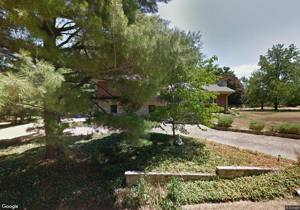 210 Carobeth Dr, Jacksonville, IL 62650 - photo 1