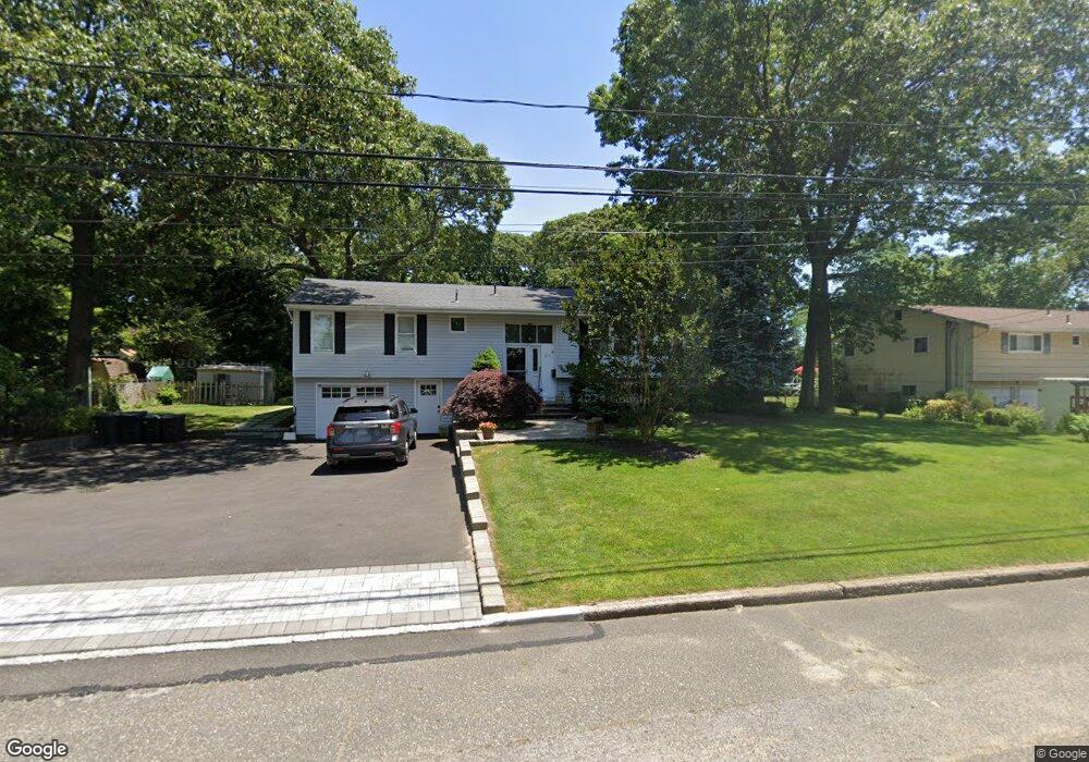 21 Baywood Ln, Bayport, NY 11705 - photo 1