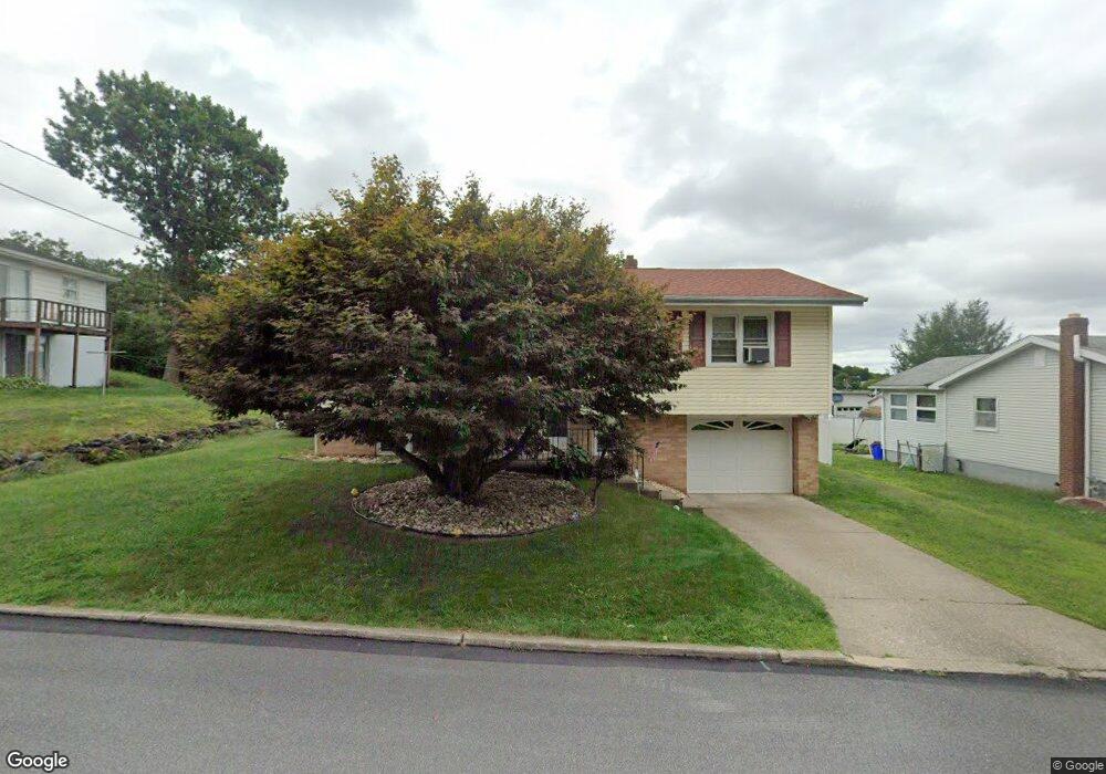 996 Perry Ct, Hazleton, PA 18201 - photo 1