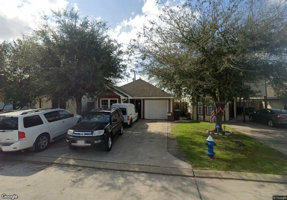 534 Firnat St, Houston, TX 77022 - photo 1