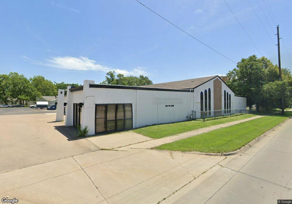1732 SW Gage Blvd, Topeka, KS 66604 - photo 1
