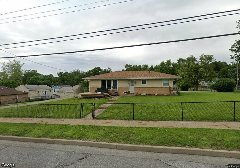 3334 E University Ave, Des Moines, IA 50317 - photo 1