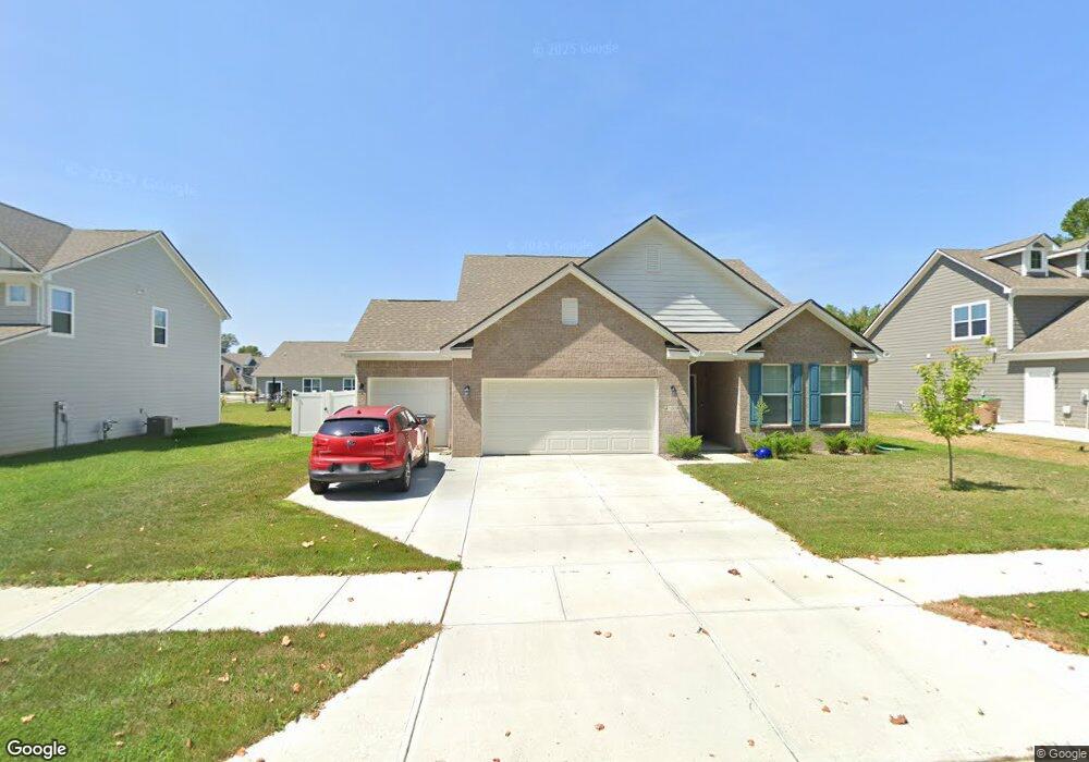 2838 Poplar Woods Ln, Columbus, IN 47203 - photo 1