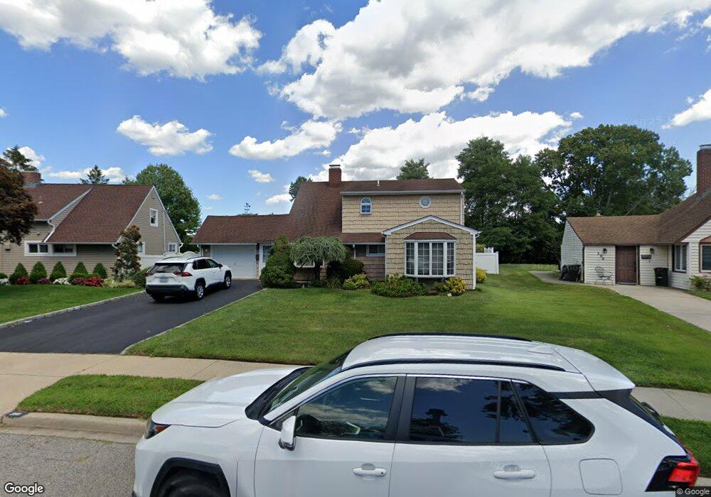 398 Red Maple Dr W, Wantagh, NY 11793 - photo 1