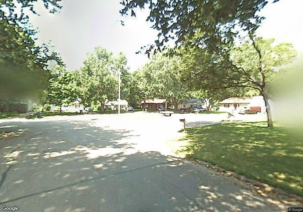 1230 SW 25th St, Topeka, KS 66611 - photo 1