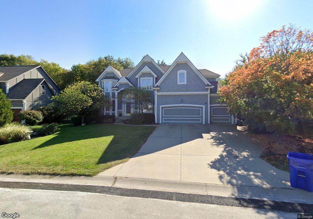 7213 Oakview St, Shawnee, KS 66216 - photo 1