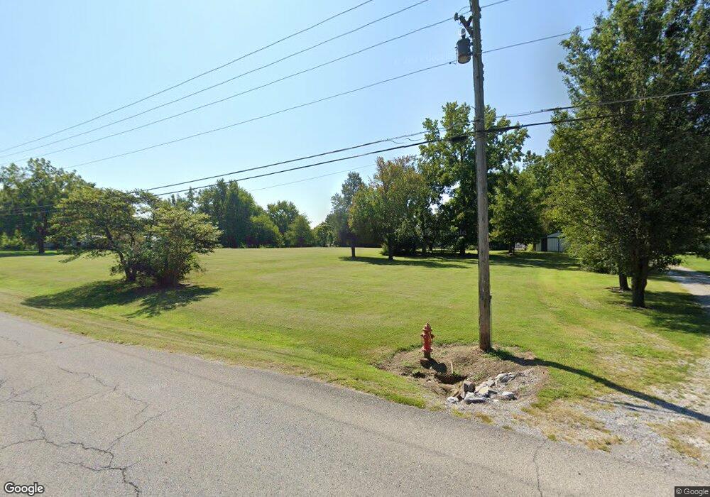 1305 Mchaney Rd, Harrisburg, IL 62946 - photo 1