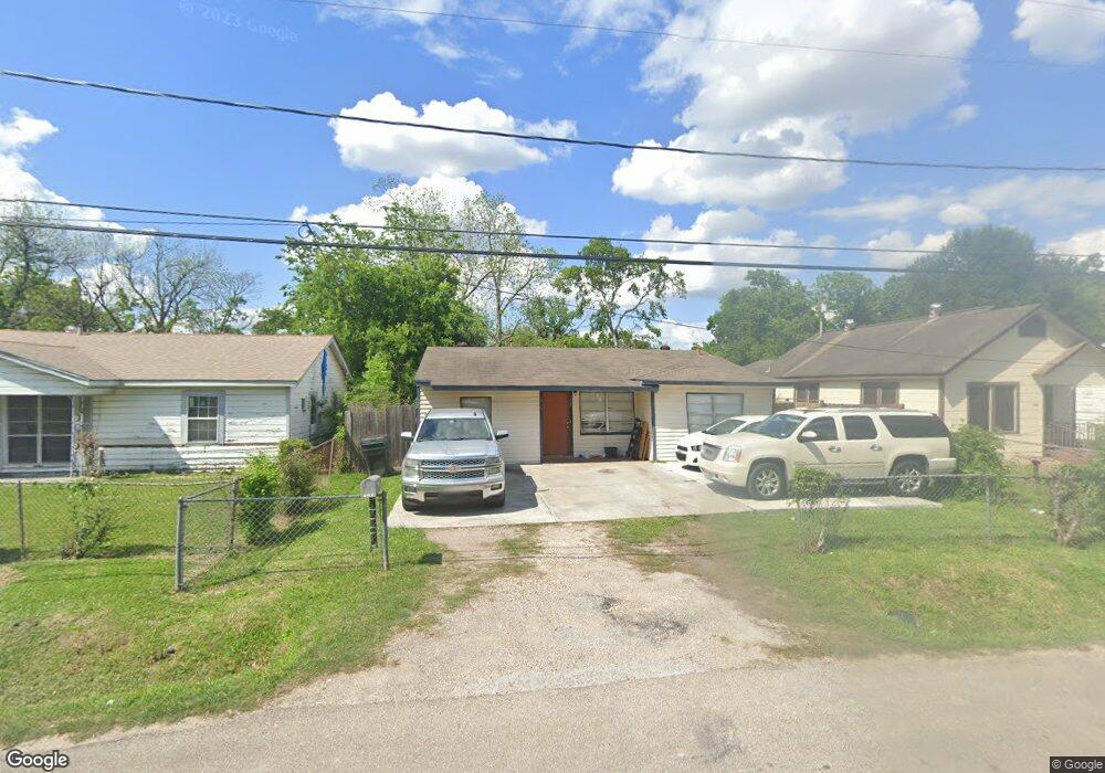 725 Barkley St, Houston, TX 77022 - photo 1