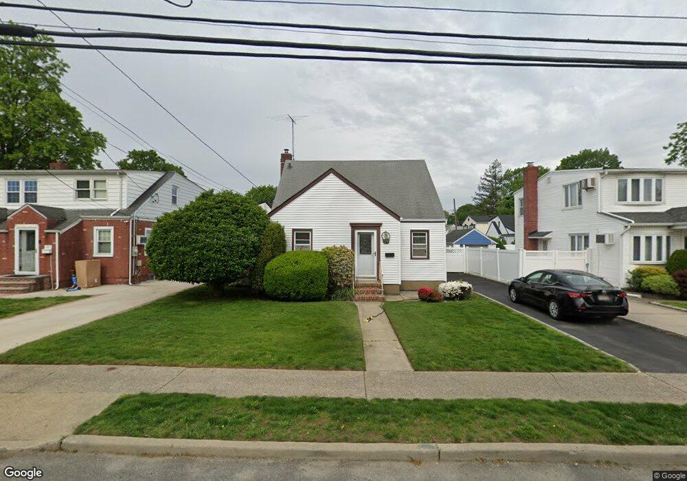 203 Caroline Ave, Garden City, NY 11530 - photo 1