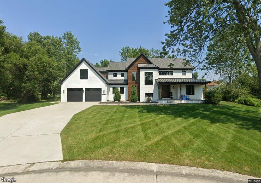 23786 Cadillac Ct, Grosse Ile, MI 48138 - photo 1