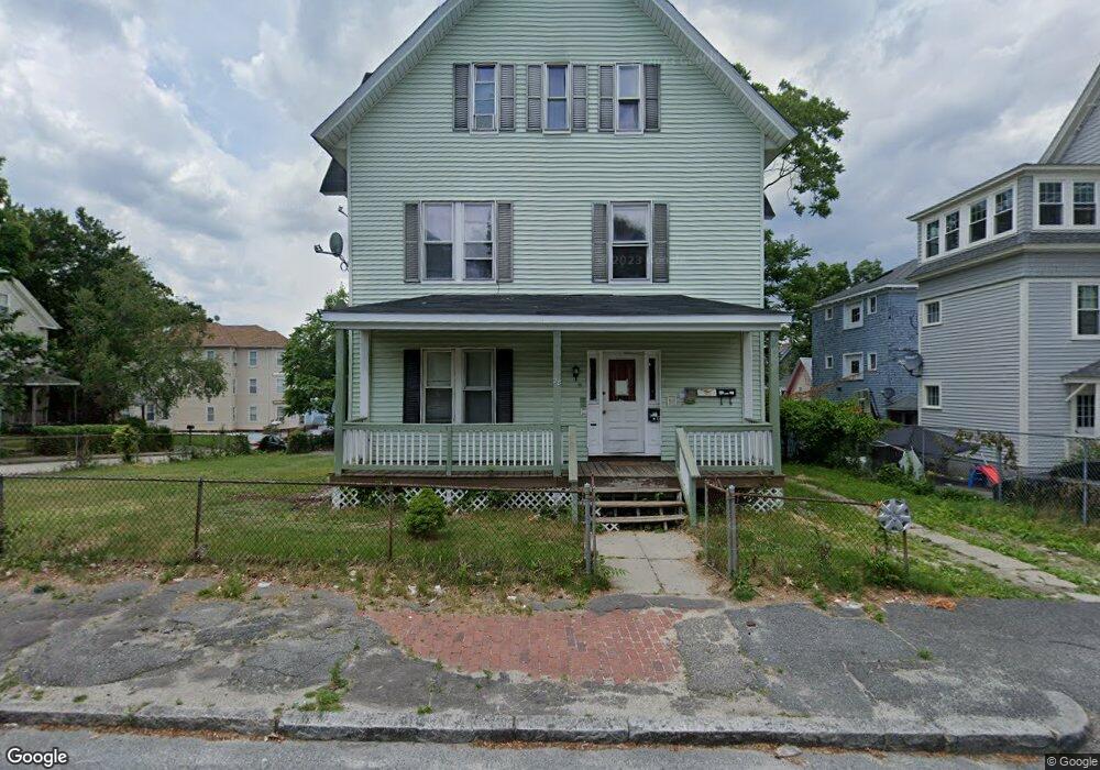 28 Hollywood St, Worcester, MA 01610 - photo 1