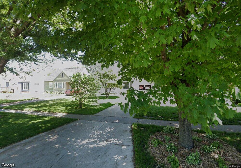 1937 W 6th St, Waterloo, IA 50702 - photo 1