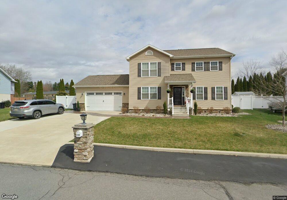 1305 Crestwood Dr, Archbald, PA 18403 - photo 1