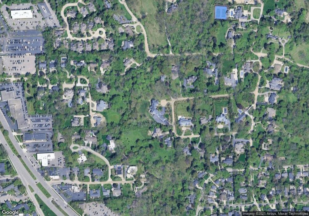 1231 Harrow Cir, Bloomfield Hills, MI 48304 - photo 1