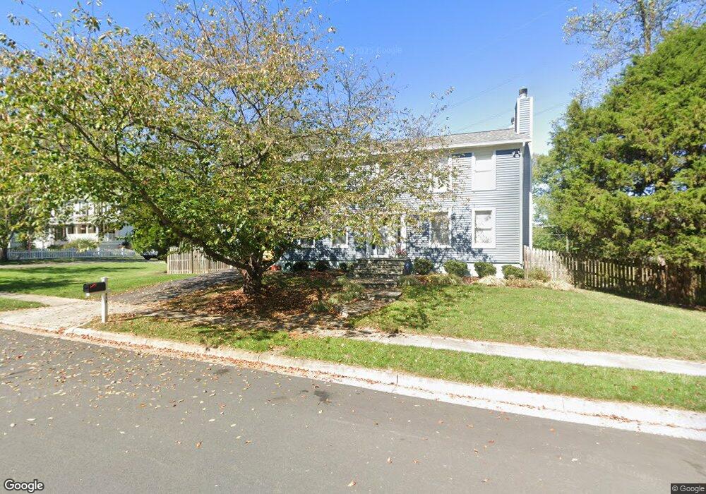 410 Talahi Rd SE, Vienna, VA 22180 - photo 1