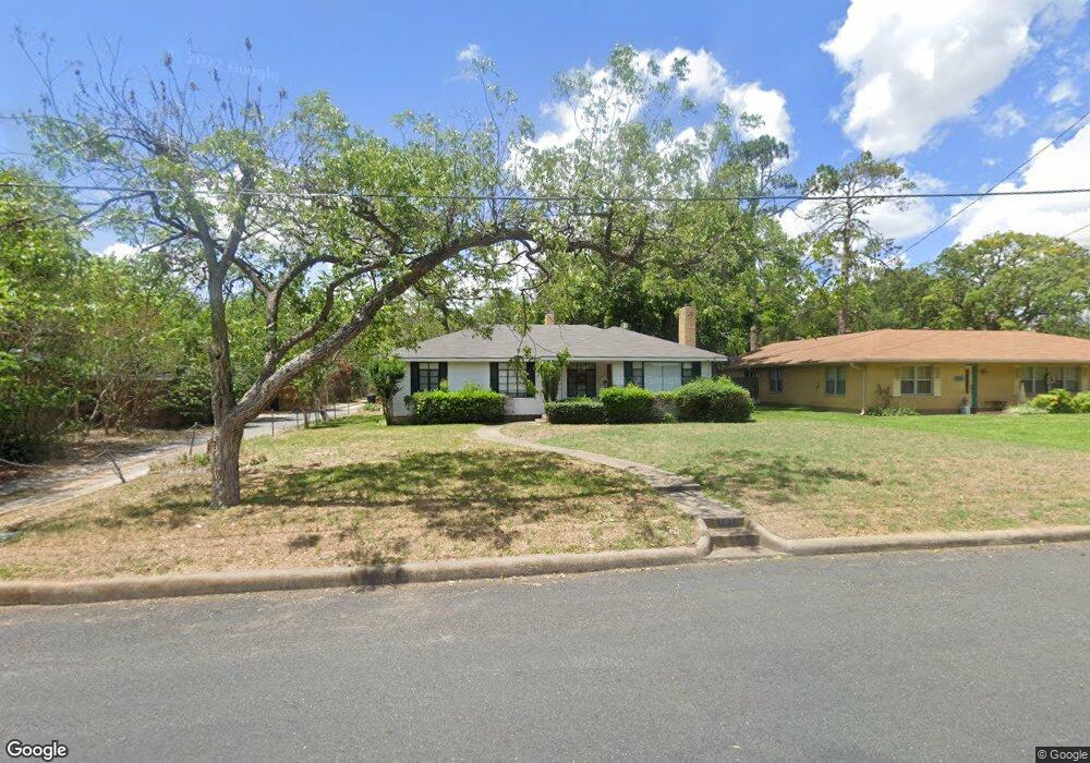 307 W Morse St, Fredericksburg, TX 78624 - photo 1