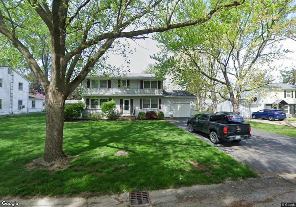 1327 Richland Ave, Lincoln, IL 62656 - photo 1