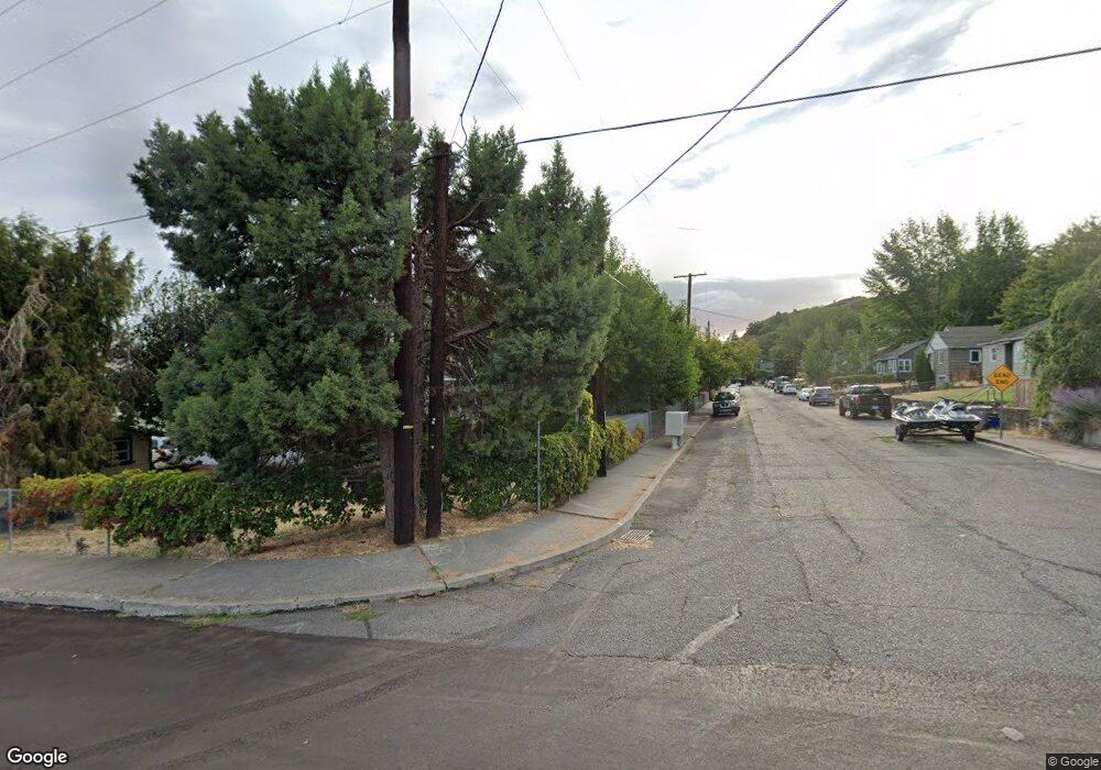 1311 E 15th St, the Dalles, OR 97058 - photo 1