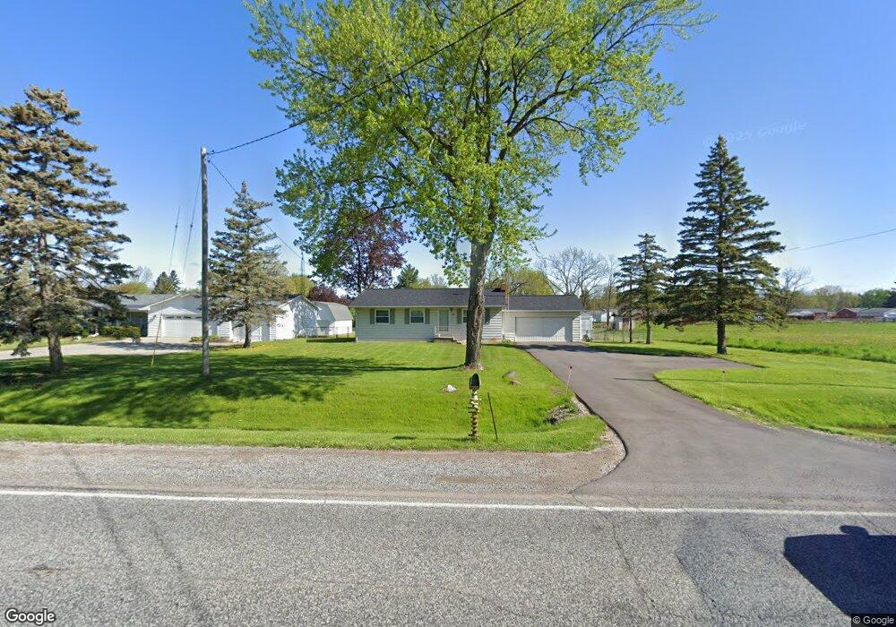 2072 W Maple Ave, Flint, MI 48507 - photo 1