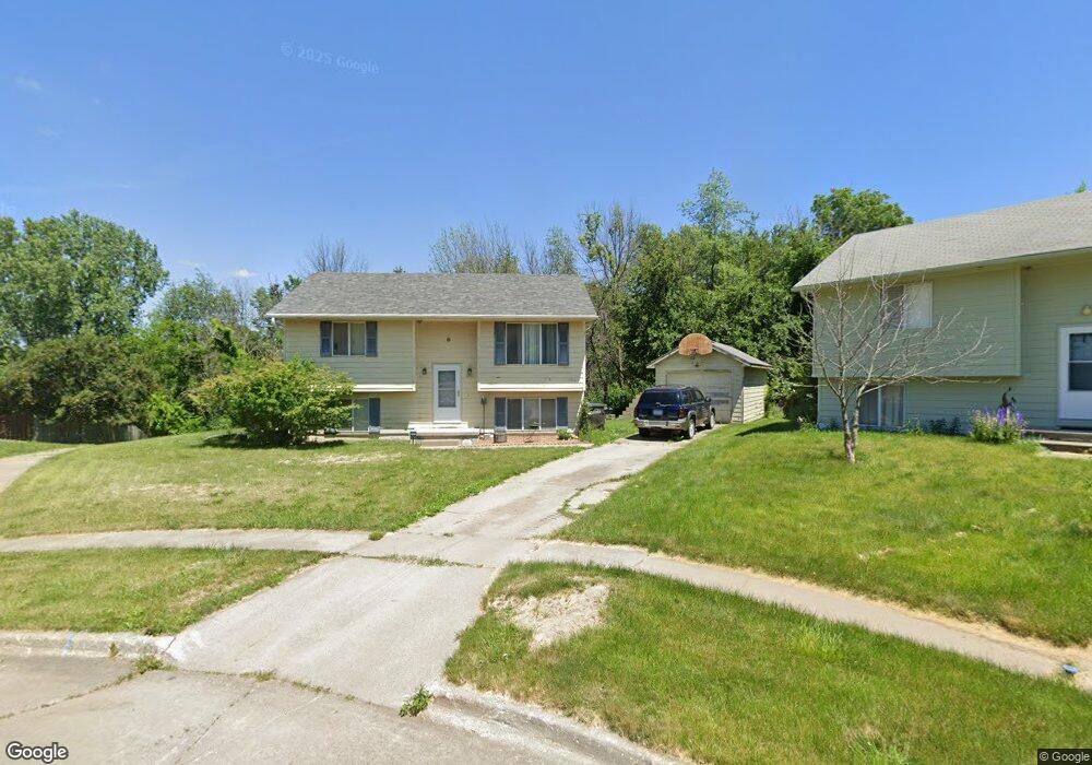2435 SE 18th St, Des Moines, IA 50320 - photo 1