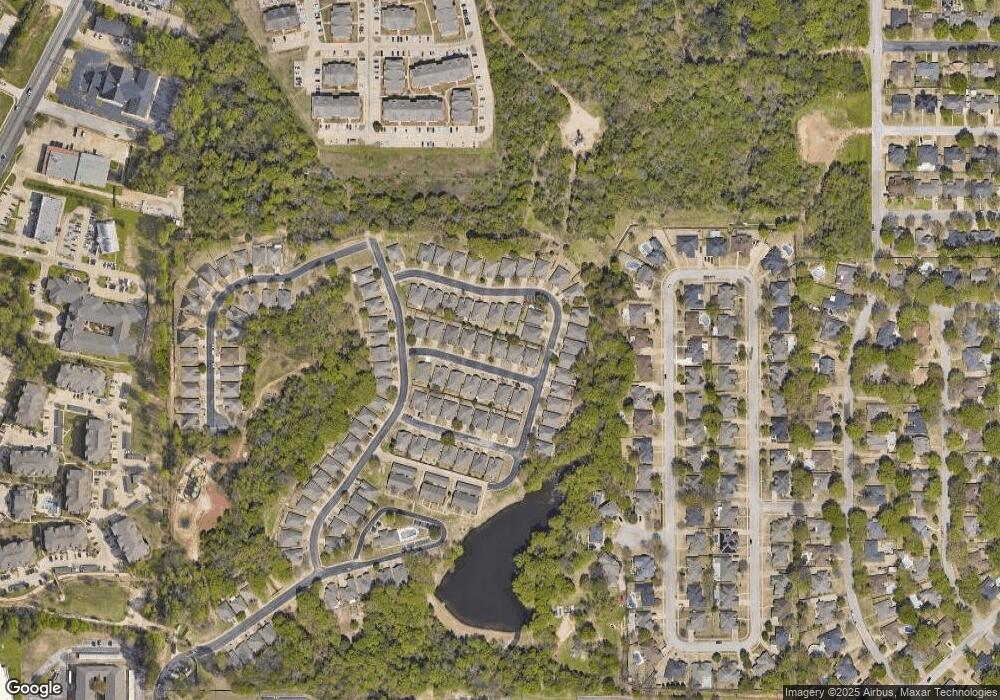 1909 Hollyglen Dr, Tyler, TX 75703 - photo 1