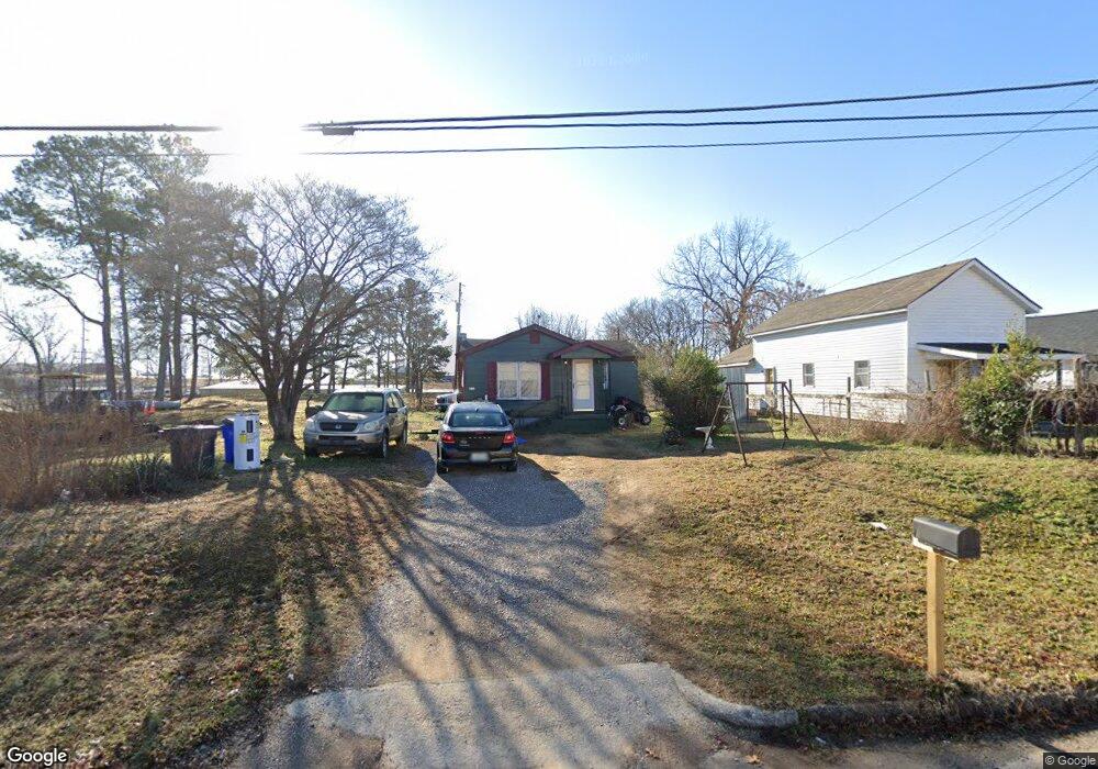 612 E Reeder St, Florence, AL 35630 - photo 1