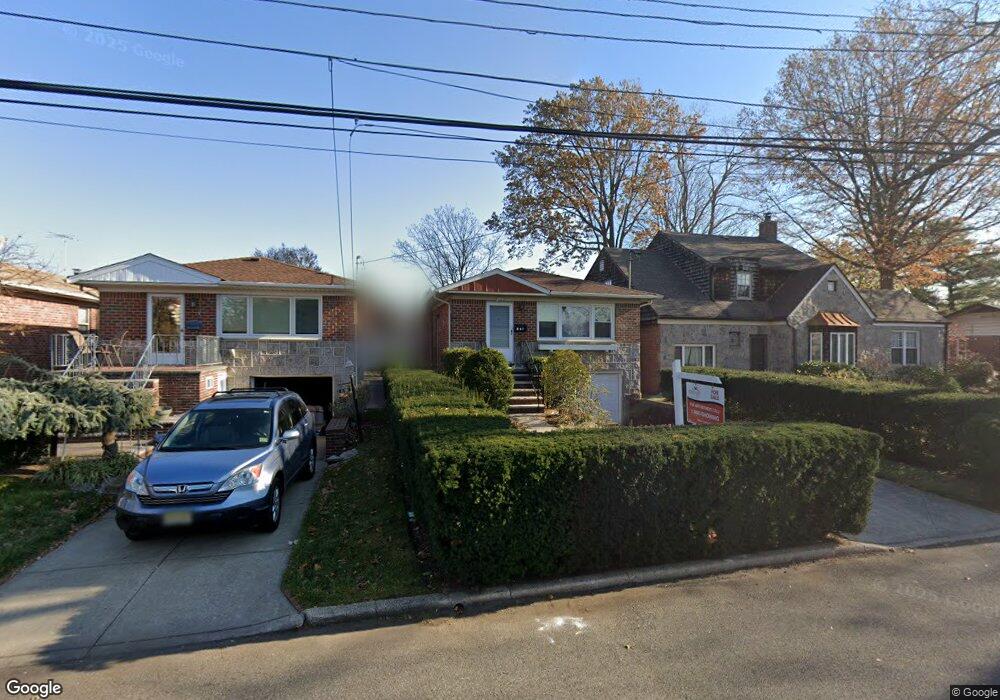 241 148th St, Whitestone, NY 11357 - photo 1