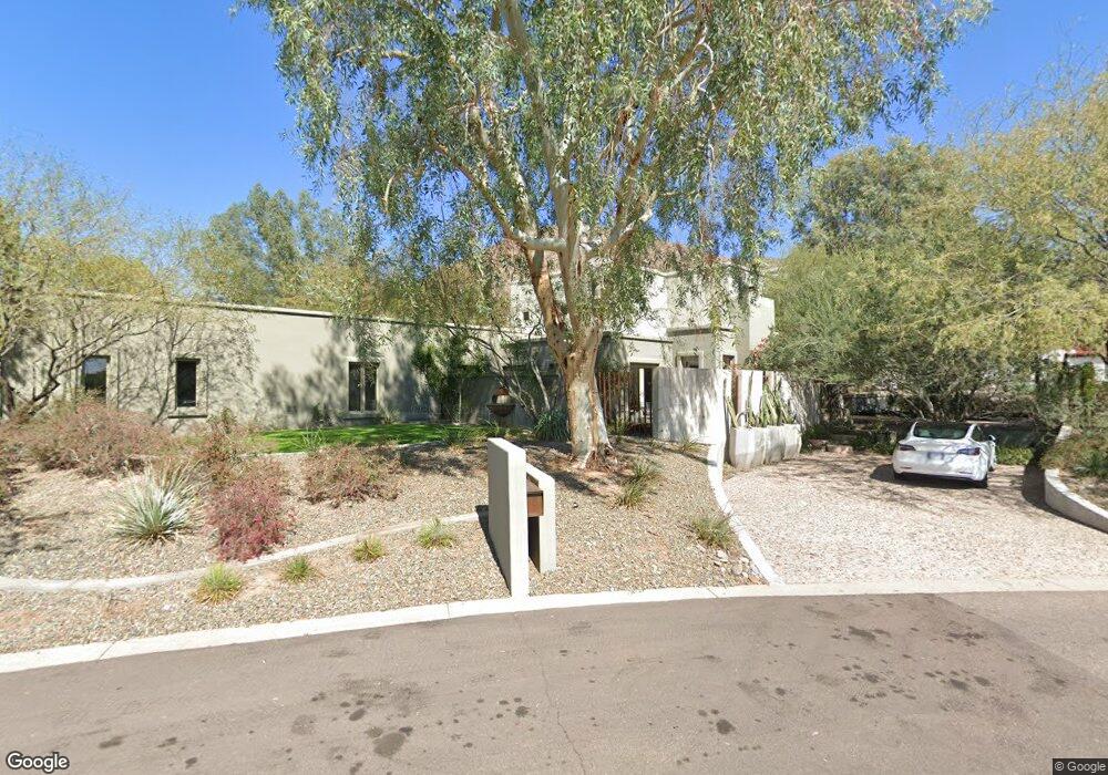 5424 E Camelhill Rd, Phoenix, AZ 85018 - photo 1