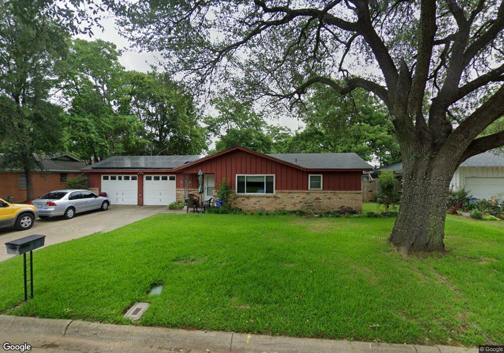 324 Ridgecrest Dr, Hurst, TX 76053 - photo 1