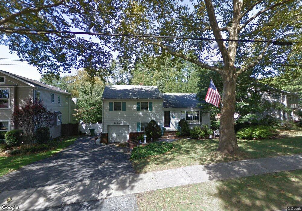 665 Terrace Dr, Paramus, NJ 07652 - photo 1