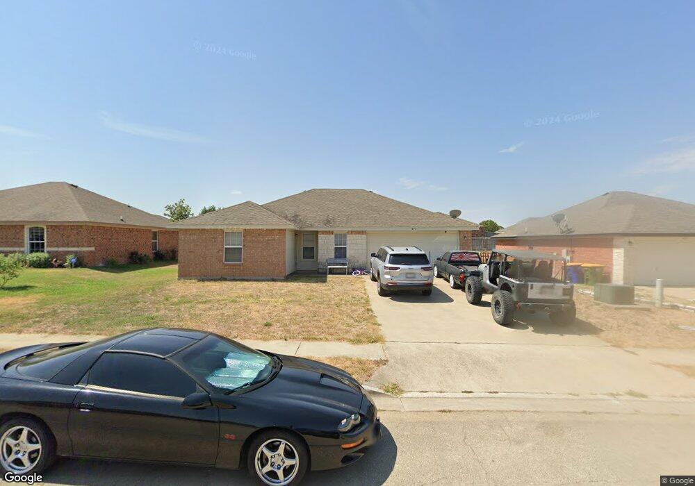 407 Kylar St, Troy, TX 76579 - photo 1
