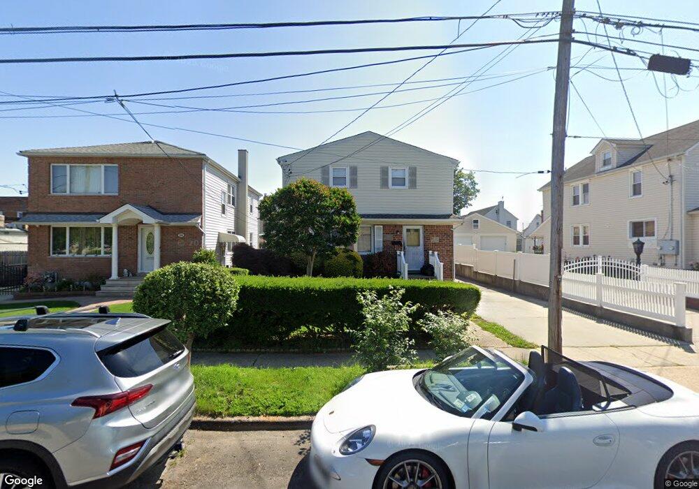 260 Royal Ave, Mineola, NY 11501 - photo 1