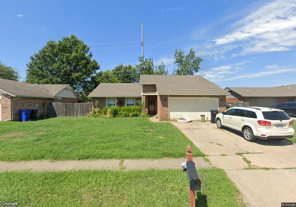 4512 S Maple Ave, Broken Arrow, OK 74011 - photo 1