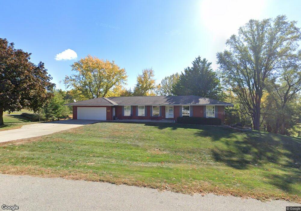 924 Howe St, Newton, IA 50208 - photo 1