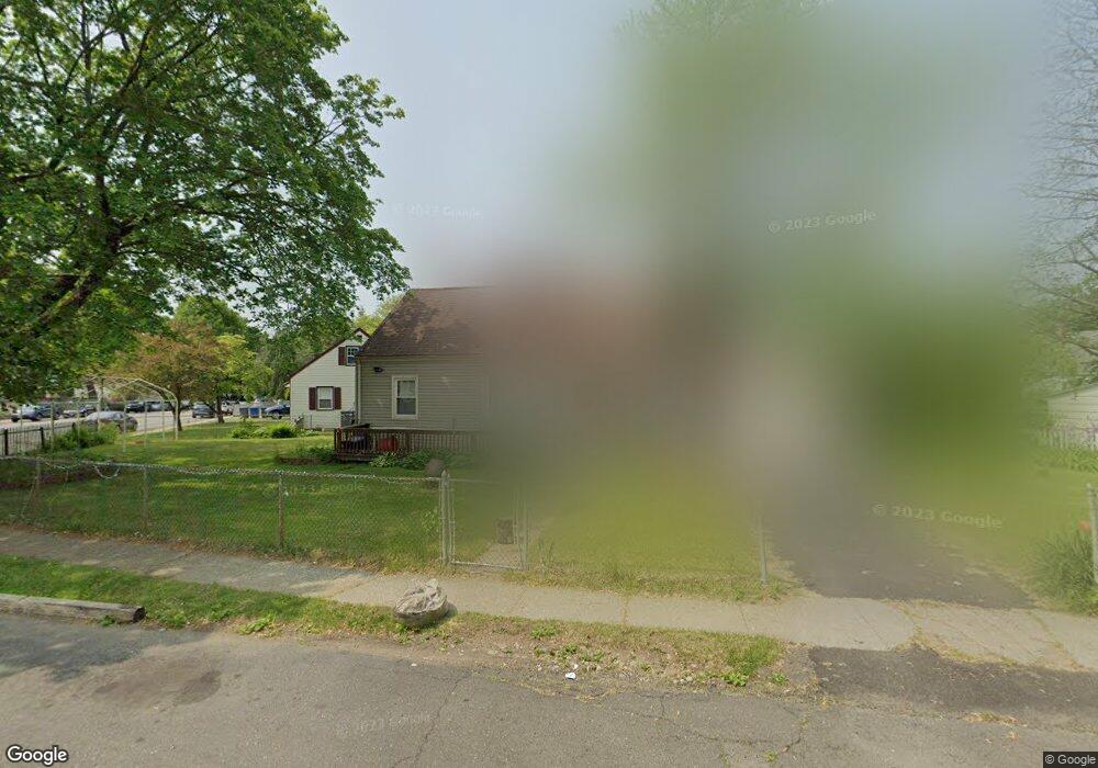 102 E Pasadena Place, Bridgeport, CT 06610 - photo 1