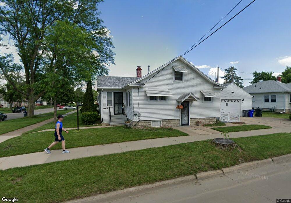 1079 G Ave NW, Cedar Rapids, IA 52405 - photo 1