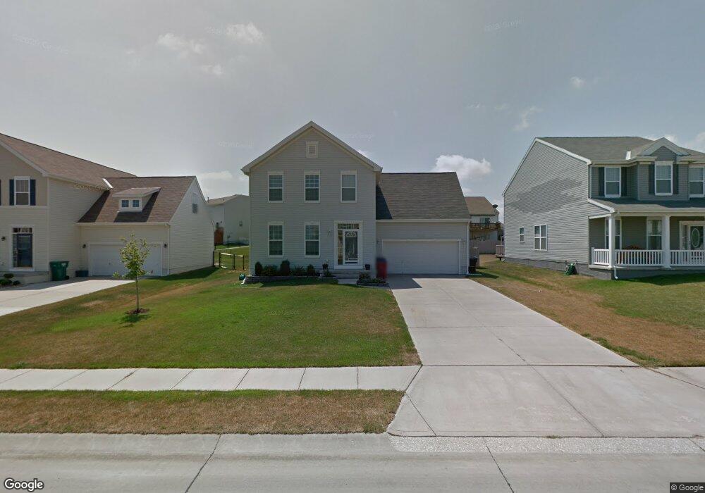807 Port Royal Dr, Papillion, NE 68046 - photo 1